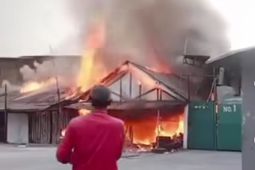 Gudang ekspedisi di Rawa Buaya Jakbar terbakar pada Minggu pagi