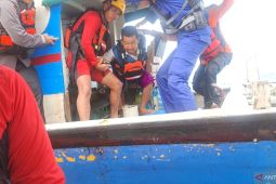 Cuaca buruk, SAR gabungan berhasil evakuasi nelayan sakit di perairan Matras Bangka