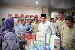 Menkop resmikan 10 percontohan gerai obat Kopdes Merah Putih