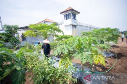 Spektrum - Memupuk masa depan dengan ketahanan pangan di balik jeruji