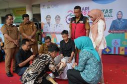 Pemerintah Aceh berikan bantuan kaki palsu untuk 98 penerima