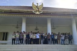 UI, PNP dan UNDIP diterima Gubernur Sumbar laporkan capaian tanggap bencana Tanah Datar