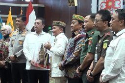 Menteri ATR/Kepala BPN serahkan 18 sertipikat tanah di Kalteng
