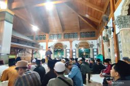 Pemkab Lamongan catat 70 ribu kunjungan wisata religi selama Nataru