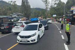 Polda Sumut perkuat personel di titik macet puncak libur tahun baru
