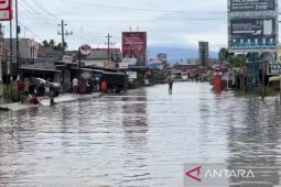 Lintas Sumatera di Bengkulu ditutup akibat terendam banjir