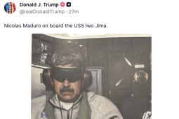 Donald Trump siarkan foto Maduro ditahan di kapal perang AS