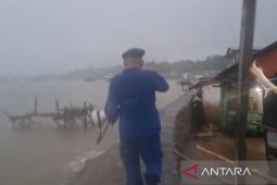 Polres Bangka Barat imbau warga pesisir waspadai cuaca ekstrem