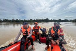 Basarnas Palangka Raya cari pria hanyut di Sungai Kahayan