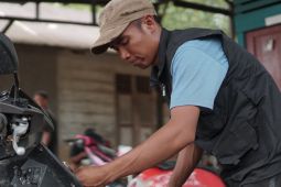 Dompet Dhuafa hadirkan layanan servis motor gratis bagi penyintas banjir di Tapanuli Tengah