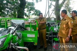 Pemkab Sumedang menambah 38 motor sampah untuk menjangkau area desa