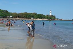 Disparbud Garut berupaya benahi citra wisata Pantai Santolo