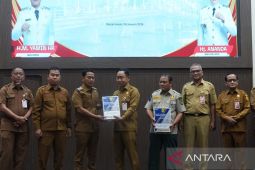 Pemkot Banjarmasin bagikan DPA untuk segera laksanakan program 2026