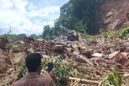 Pantau longsor di Gunung Kaupas, BPBD Serang terjunkan tim kaji cepat