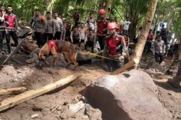 BPBD Sitaro lakukan pendataan warga mengungsi akibat banjir bandang