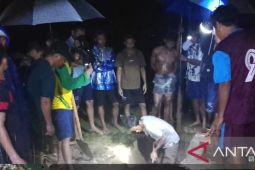 Banjir terjang Dompu, ratusan rumah terendam, makam jebol hingga jenazah terseret arus