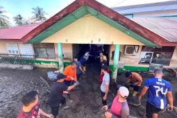 Kemenag turunkan 1.330 ASN bersihkan madrasah terdampak bencana di Aceh