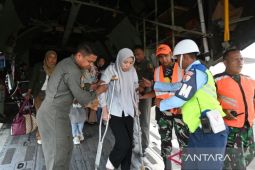 TNI AU buka posko layanan kesehatan untuk korban bencana banjir bandang di Aceh