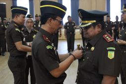 Kajati Kalteng resmi lantik Kajari Barsel