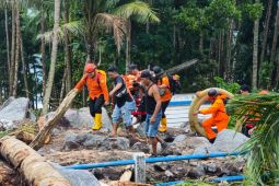 Tiga korban banjir bandang di Pulau Siau-Sulut belum ditemukan