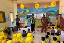 Polres Situbondo tanamkan kesadaran berlalu lintas untuk anak usia dini