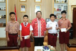 Wesly apresiasi enam pelajar prestasi tingkat internasional