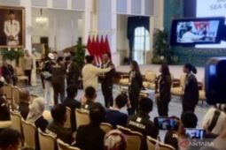 Delapan Atlet Terima Langsung Bonus Dari Prabowo di Istana Negara