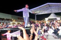 Juan Reza sukses pukau pengunjung Sampit Expo di tengah guyuran hujan