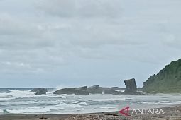 BMKG peringatkan gelombang tinggi di Samudra Hindia pada 2-5 Februari