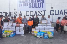 Bakamla RI salurkan bantuan bagi korban banjir bandang di Siau