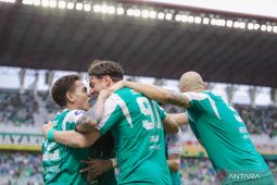 Persebaya terapkan strategi pertahanan mid-block, kunci kemenangan atas Malut United 2-1