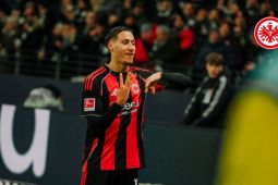Laga Frankfurt versus Dortmund berakhir 3-3
