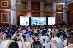 Jelang El Clasico,  Presiden Real Madrid berkumpul dengan 500 suporter