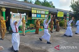 Hari pertama masuk sekolah di Bangka berjalan lancar