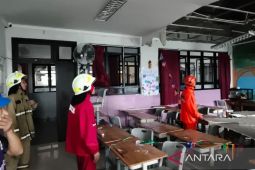Plafon SD di Jakarta roboh saat siswa menikmati MBG