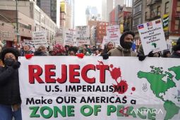 Ribuan orang ikuti aksi protes kebijakan Presiden Trump di New York