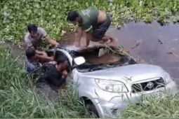 Mobil masuk kanal akibatkan dua orang meninggal dunia