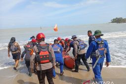 Mahasiswa Polman Babel tenggelam di Pantai Batu Belayar Sungailiat, tim gabungan lakukan pencarian