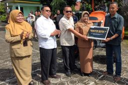 Pemkab Magetan salurkan bantuan alsintan kepada kelompok tani