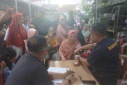 Polisi terjunkan tim kesehatan bantu korban banjir di Tangerang