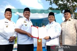 Wamenag terima sertifikat hibah tanah dari Pemkab Asahan Sumut