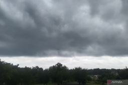 BBMKG perkirakan mayoritas objek wisata di Bali hujan hingga malam ini