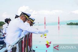 Kodaeral Ambon lakukan upacara tabur bunga peringati Pertempuran Laut Aru 1962