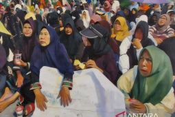 Emak-emak di Aceh Tengah protes penagihan utang beratkan korban terdampak bencana