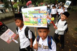 Pawai peringatan Isra Miraj pelajar Kota Kediri