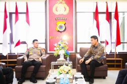 Polda Maluku dan OJK perkuat perlindungan investasi ilegal dan Pinjol tekan resiko