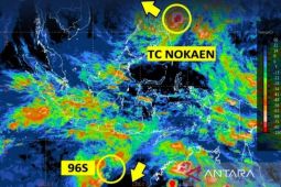 BMKG prakirakan hujan petir terjadi di sejumlah kota pada Selasa