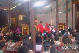 Uskup Timika resmikan Gereja Katolik Santo Stefanus Aikawapuka