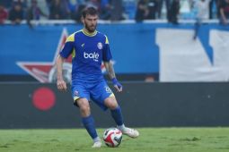 Arema FC harus kehilangan Luiz Gustavo hingga akhir musim akibat cedera ACL