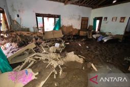 Tanah longsor Desa Tempur, BNPB perkuat bantuan ke daerah terdampak